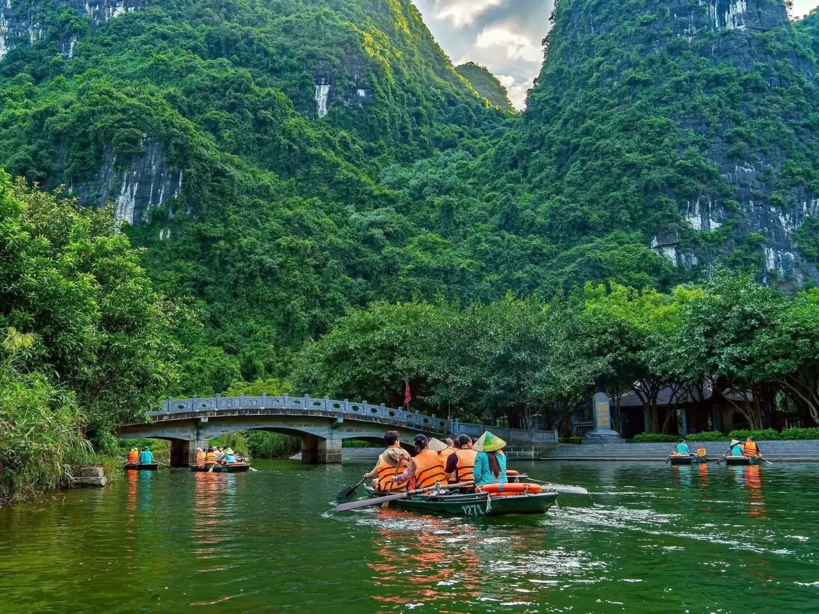Thuyền du lịch Tam Cốc Ninh Bình